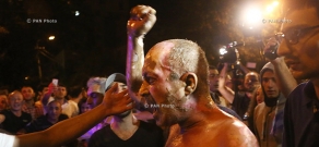 Демонстрант совершил попытку самосожжения во время митинга сторонников «Сасна црер»