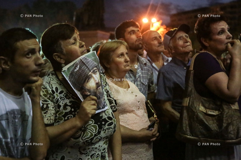 100s of demonstrators gathered in support of the surrendered members of Sasna Tsrer. Later, Armenia's NSS announced completion of the 'anti-terrorist operation' to liberate seized police station.The 20 detained members were dubbed “terrorists” by NSS.