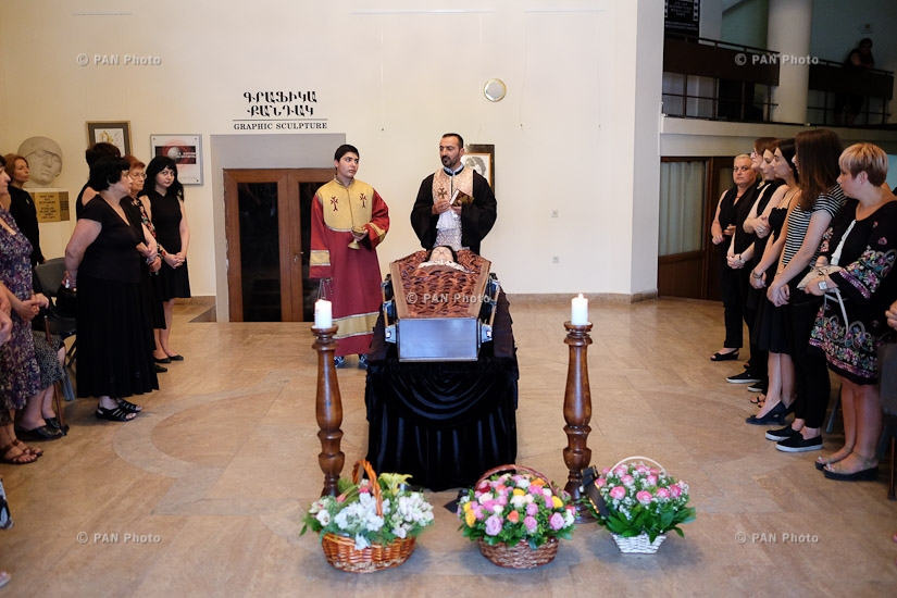 Honored artist of the ASSR, sculptor Theresa Mirzoyan lies in state