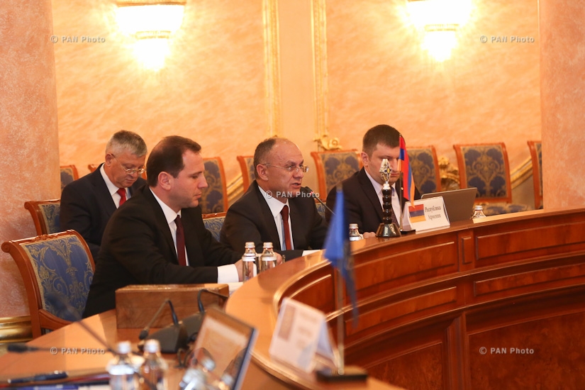 A session of the CSTO Council of Defense Ministers 