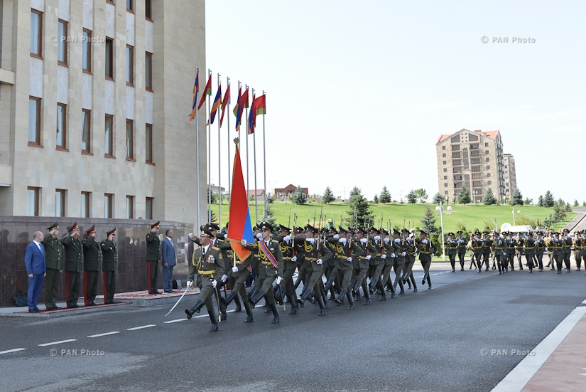  Официальная церемония приветствия министра обороны Белоруссии Андрея Равкова