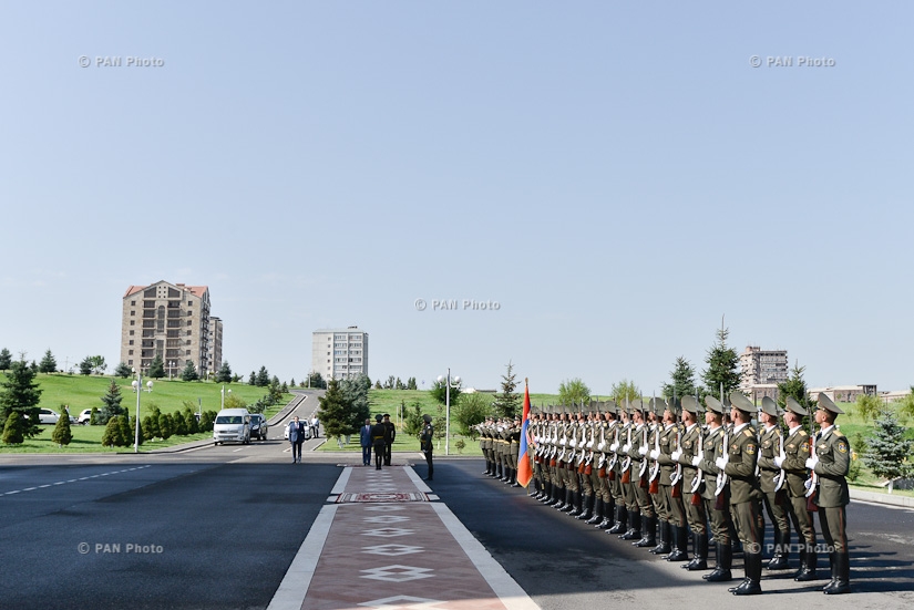 Official welcoming ceremony for Defense Minister of Belarus Andrei Ravkov 