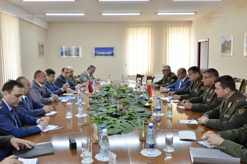 Extended meeting between Belarusian delegation and leadership of Defense Ministry of Armenia 