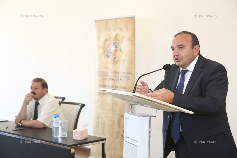 Minister of Education and Science Levon Mkrtchyan meets directors of Armenian elementary and vocational training institutions