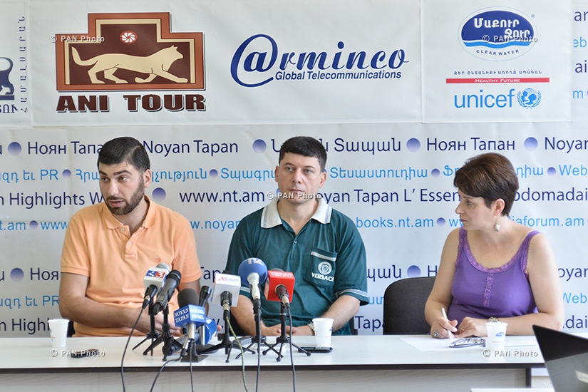Press conference by 'Heritage Party' spokesman Davit Sanasaryan and party member Hovsep Khurshudyan
