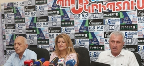 Пресс-конференция экс-директора завода «Наирит» Карена Исраеляна, инженера Карине Шахвердян и начальника цеха по производству каучука Гагика Аветисяна