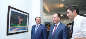 В союзе художников Армении открылась фотовыставка работ Давида Акопяна