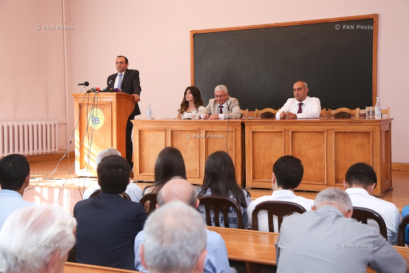 Министр экономики Армении Арцвик Минасян принял участие в церемонии, посвященной началу нового учебного года