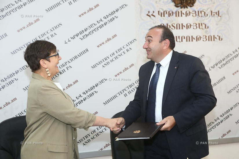Armenian Minister of Education and Science Levon Mkrtchyan and Country Director and Representative of UN WFP in Armenia Pascal Micheau 