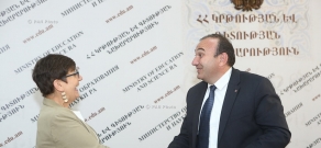 Armenian Minister of Education and Science Levon Mkrtchyan and Country Director and Representative of UN WFP in Armenia Pascal Micheau 