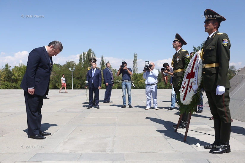 Премьер-министра Грузии Георгий Квирикашвили посетил Мемориальный комплекс «Цицернакаберд» и Музей–институт геноцида Армян