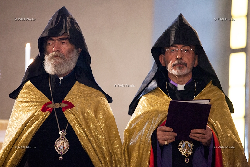 Catholicos of All Armenians Karekin II reads Prayers for the Republic of Armenia at Shushi's Ghazanchetsots Cathedral