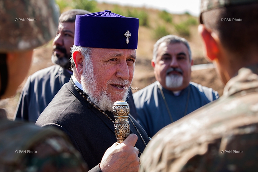 Catholicos of All Armenians visits Karabakh frontline