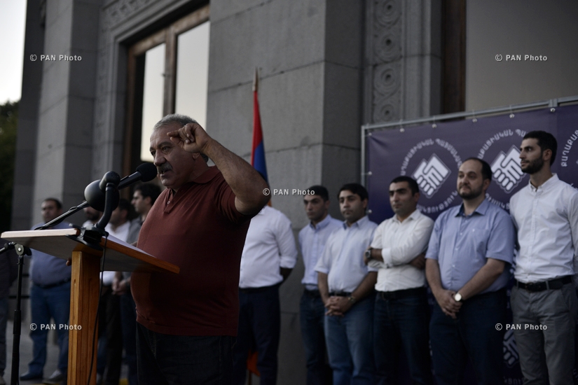 Митинг партии «Гражданский договор» на Площади свободы в Ереване