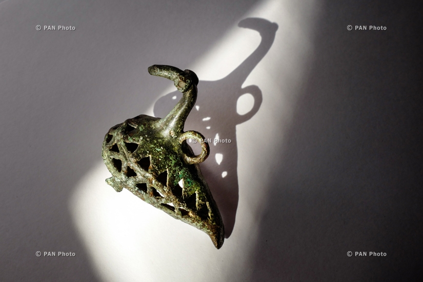  Late Bronze Age pendant in the form of a bird (14th-13th centuries BC)