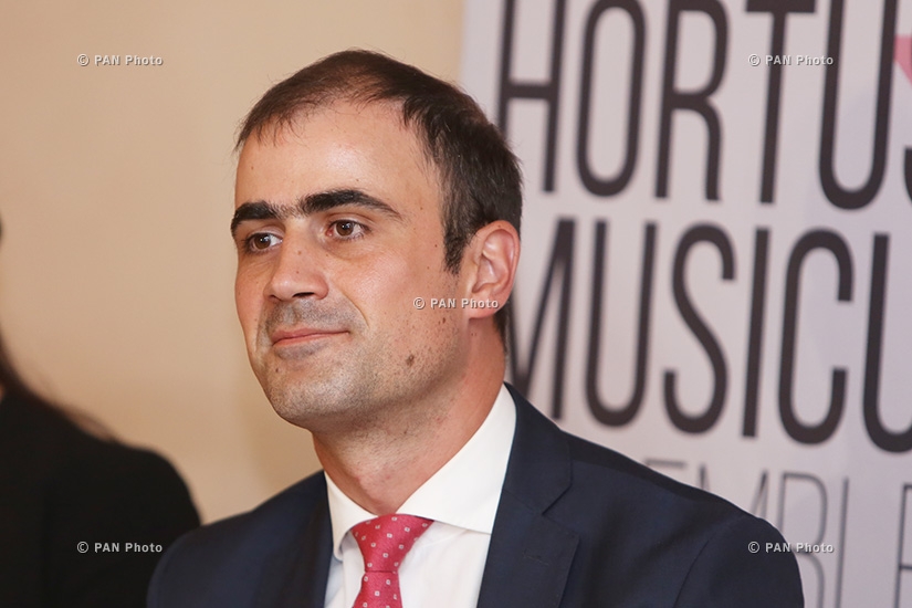 Երաժիշտ Անդրես Մուստոնենի, «Երևանյան հեռանկարներ» երաժշտական փառատոնի հիմնադիր նախագահ Ստեփան Ռոստոմյանի և փառատոնի մենեջեր Սոնա Հովհաննիսյանի ասուլիսը