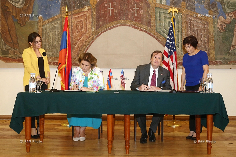 Пресс-конференция посла США в Армении Ричарда Милса и исполняющей обязанности министра культуры Асмик Погосян
