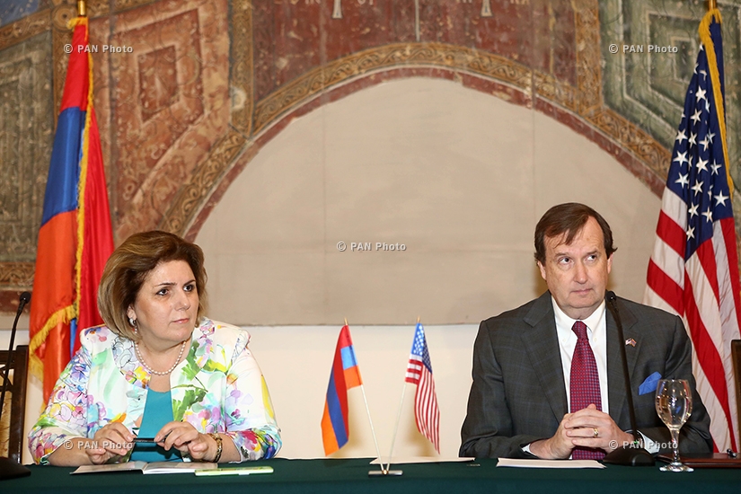 Пресс-конференция посла США в Армении Ричарда Милса и исполняющей обязанности министра культуры Асмик Погосян