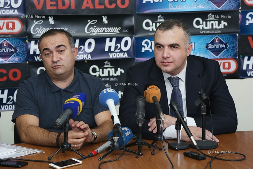 Пресс-конференция депутатов Национального собрания Армении Левона Мартиросяна и Тевана Погосяна