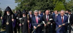 Armenia's top officials led by President Serzh Sargsyan visit Yerablur Pantheon