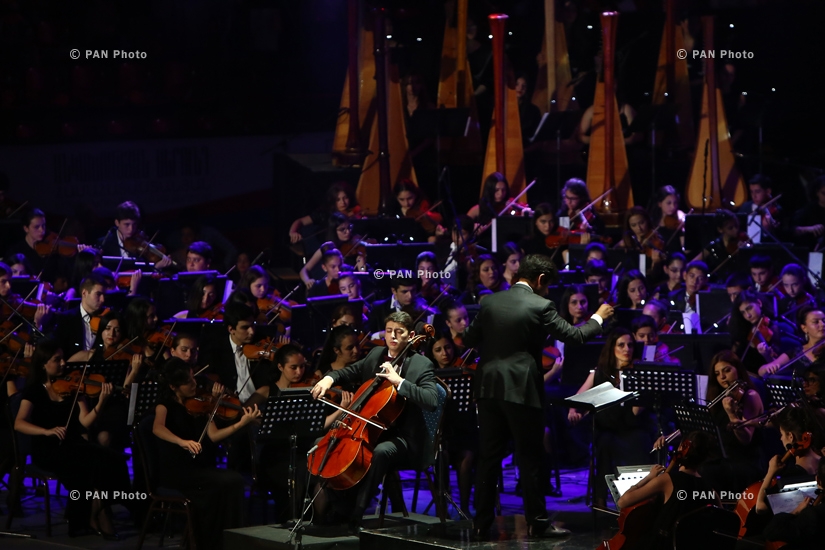 Concert of Generation of Independence orchestra and choir