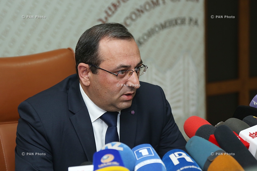 Пресс-конференция исполняющего обязанности министра экономики Армении Арцвика Минасяна