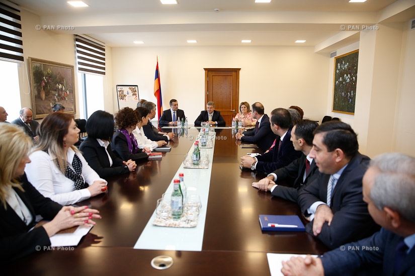 Prime Minister introduces newly-appointed Ministers to staff of Ministries of Sport and Youth Affairs, Nature Protection, Culture, Health, and Economy