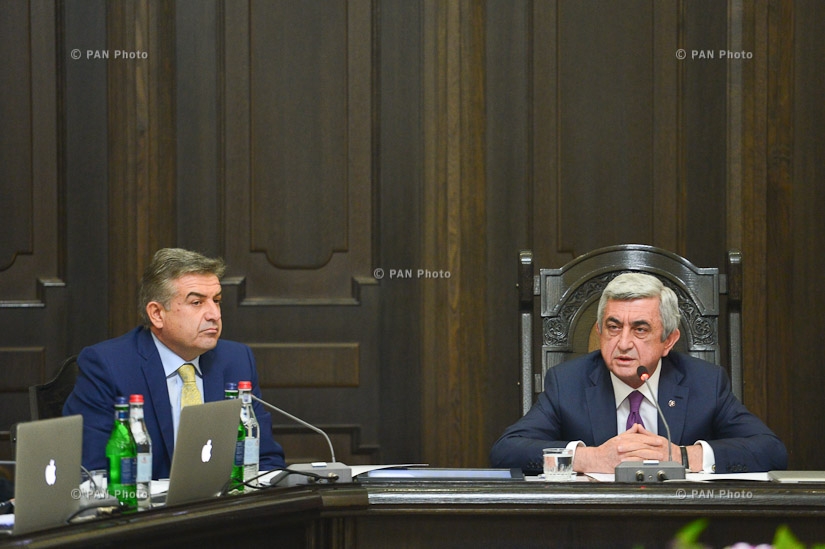 Armenian President Serzh Sargsyan meets with the members of New Government