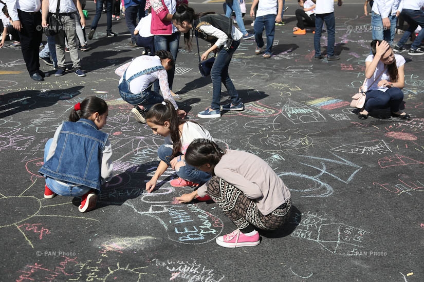 Конкурс рисования мелом под названием «Ереван – город солнца» в рамках празднования «Эребуни-Ереван 2798»