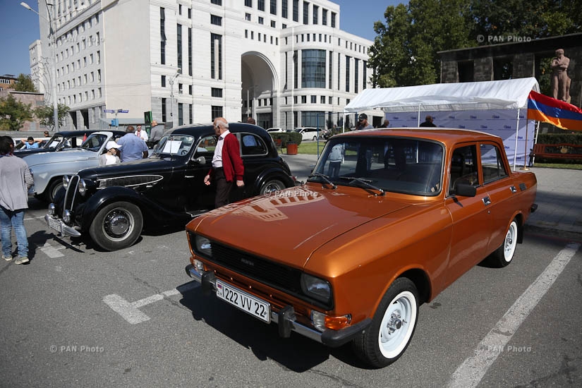 Հնաոճ մեքենաների ցուցադրություն Էրեբունի-Երևան 2798 տոնակատարության շրջանակում