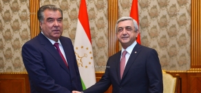 Президент Армении Серж Саргсян встретился с президентом Таджикистана Эмомали Рахмоном