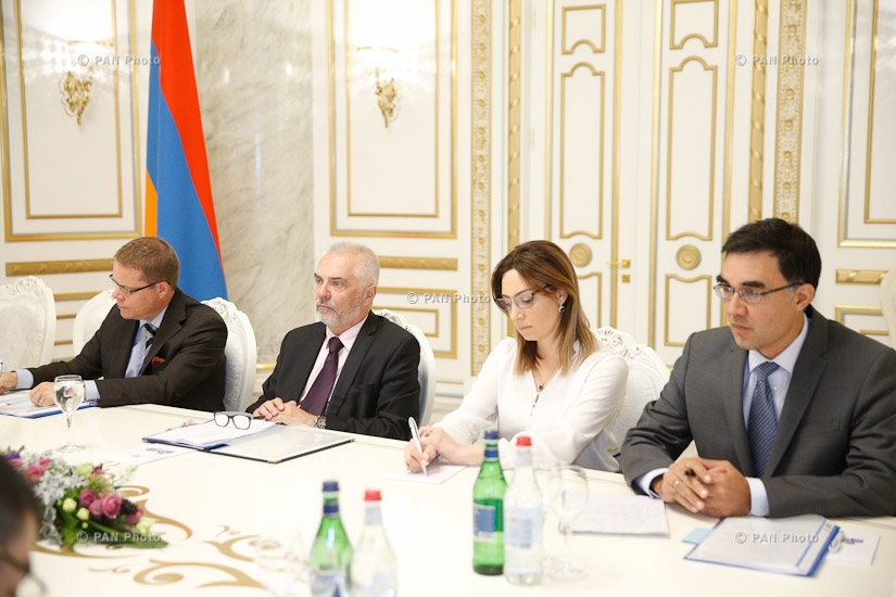 Armenian PM Karen Karapetyan receives Head of EU Delegation Piotr Switalski