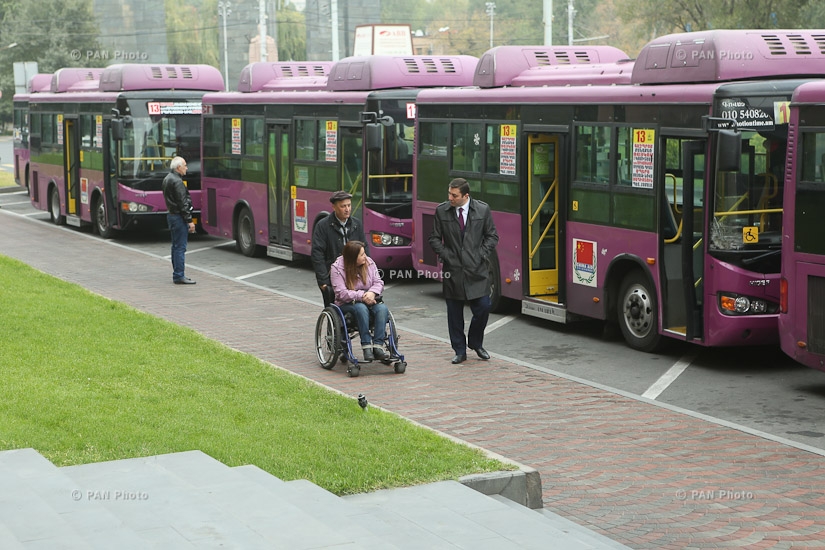 На маршрут вышли еще 5 автобусов, оборудованных для людей с ограниченными возможностями