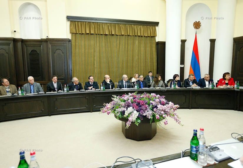 Премьер-министр Карен Карапетян принял участников 8-го всеармянского форума журналистов.