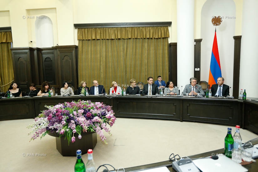 Премьер-министр Армении Карен Карапетян принял представителей американского медцентра «Gledale Adventist»