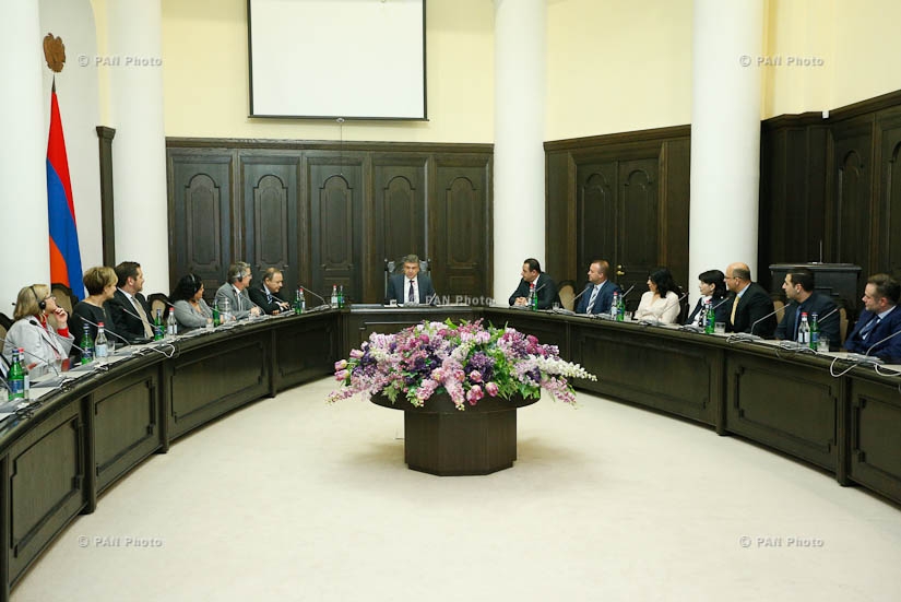 Премьер-министр Армении Карен Карапетян принял представителей американского медцентра «Gledale Adventist»