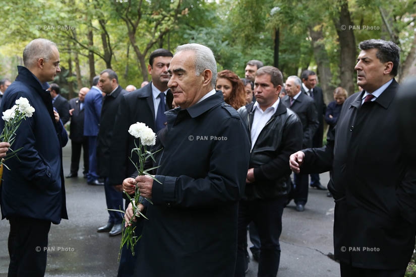 Депутаты НС РА воздали дань памяти жертвам теракта 27 октября 1999 года