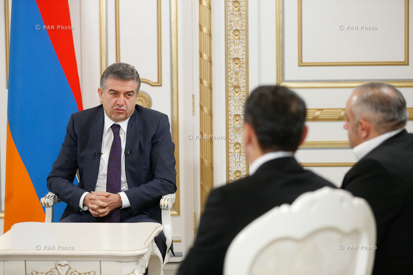 Интервью премьер министра. Телестудия Армении.