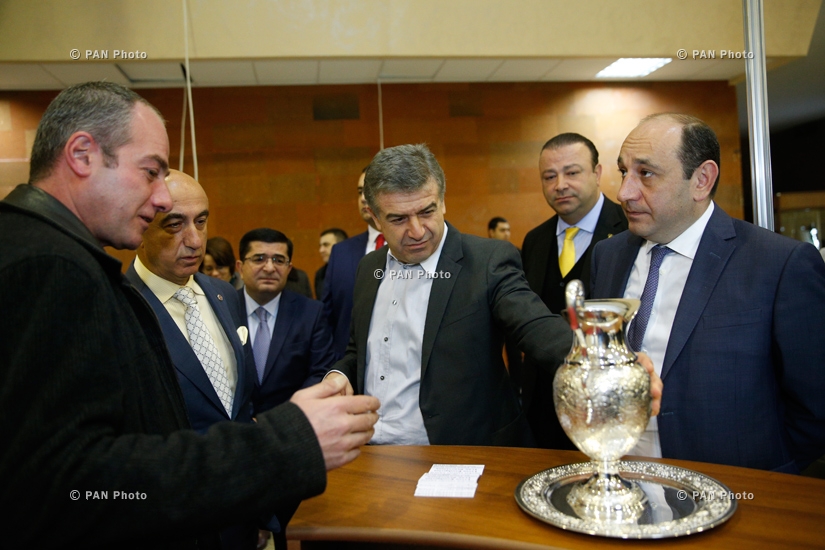 Премьер-министр Армении Карен Карапетян посетил  международную ювелирную выставку «JUNWEX Yerevan Show-2016»