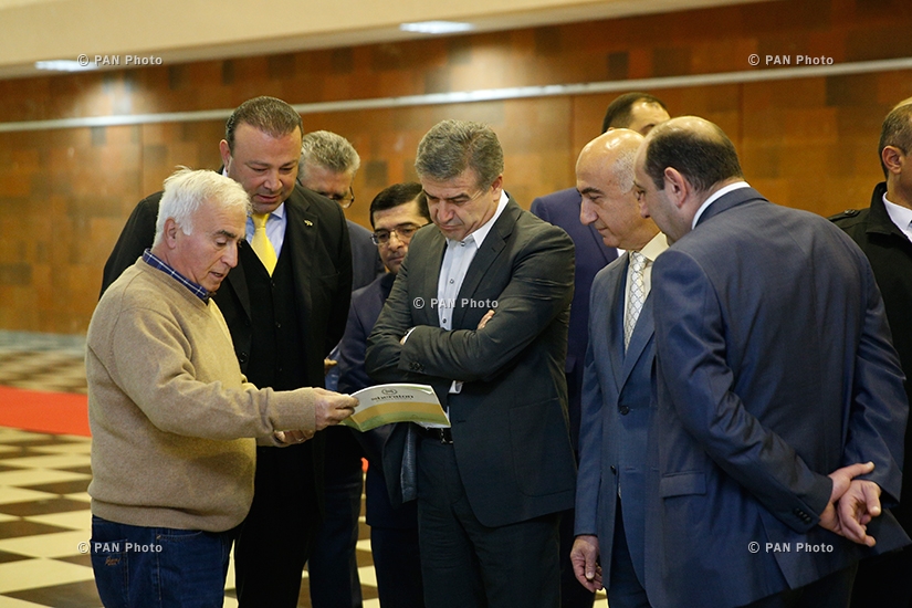 Премьер-министр Армении Карен Карапетян посетил  международную ювелирную выставку «JUNWEX Yerevan Show-2016»