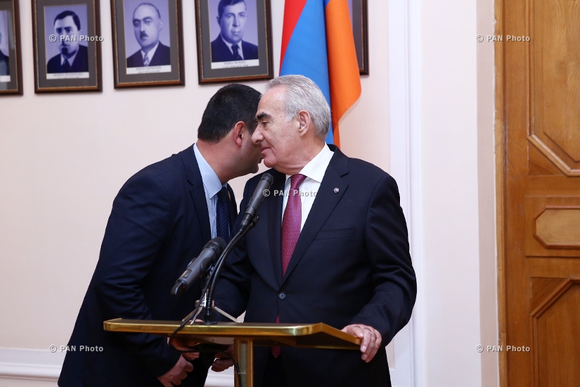 Председатель НС Армении Галуст Саакян и председатель Сената Бельгии Кристин Дефрейн выступили с заявлением для представителей СМИ